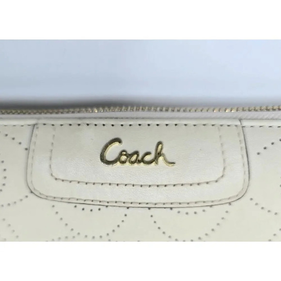 Coach Ashley Cream Perforated Zip Around Wallet Accordian Signature C Pattern - Picture 2 of 10